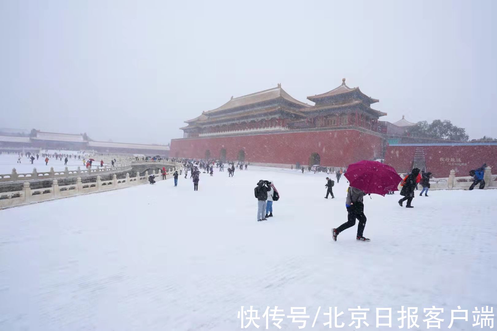 故宫博物院|北京初雪，故宫博物院成市民首选古都雪景打卡地