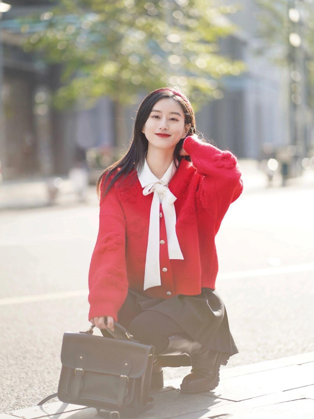 博主|作为冬季最实用单品,“毛衣”能让你轻松演绎高级,适合熟女