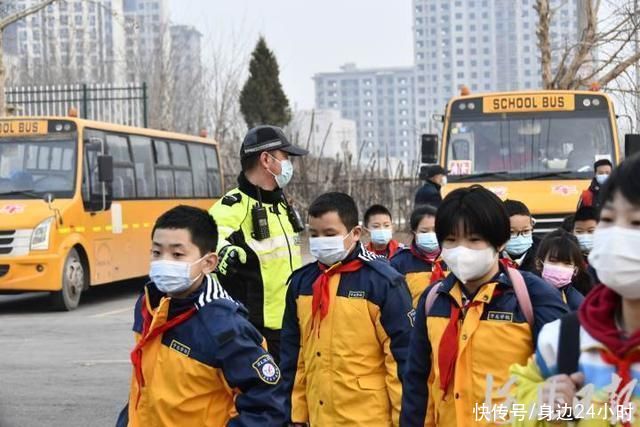 开学了!河北交警开启“护学模式”全力守护学生平安