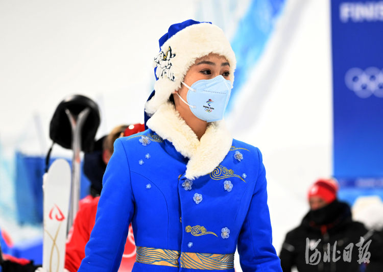 一颦一笑|冬奥会礼仪志愿者展“中国之美”