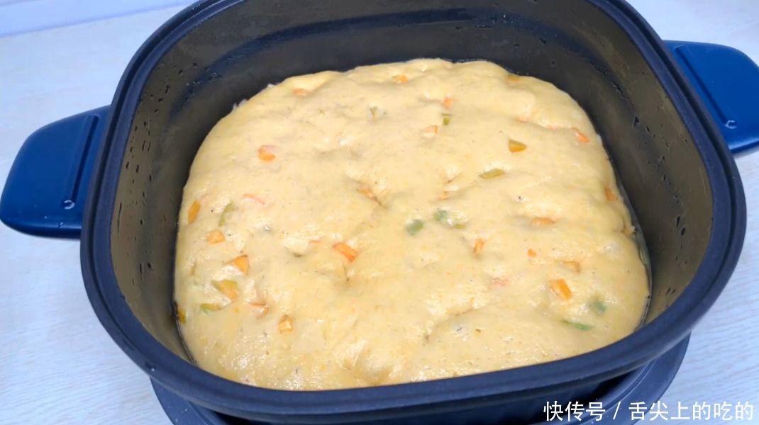 4个鸡蛋,一碗玉米面,教你做发糕,不用烤箱电饭锅,比蛋糕好吃