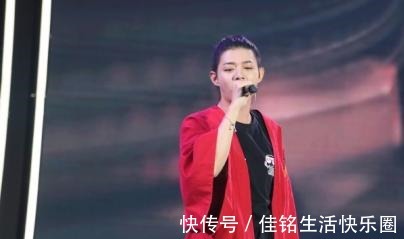 中国红@最美不过“中国红”，霍尊国风外套显气势，真是“国风美男子”！