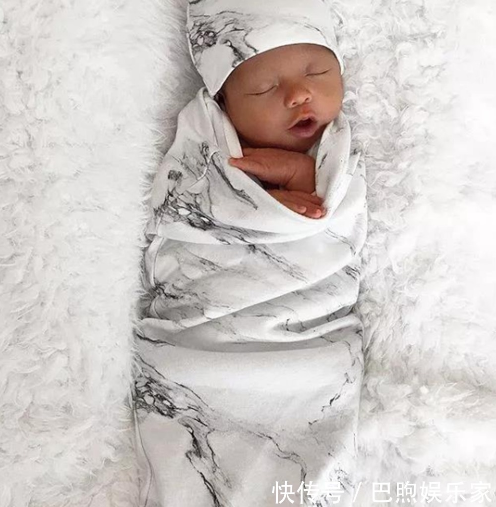 怀孕|“最瘦”孕妈走红，怀孕8个月仍有腹肌，孕期健身真的好吗