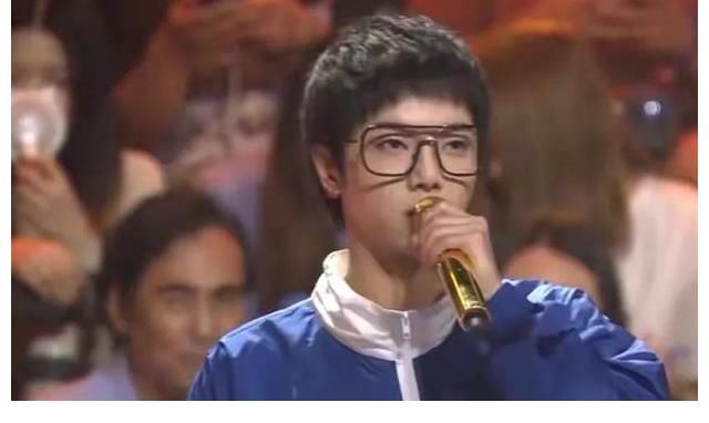 毛不易：被華晨宇嘲諷，憑實(shí)力讓資本低頭，揚(yáng)眉吐氣