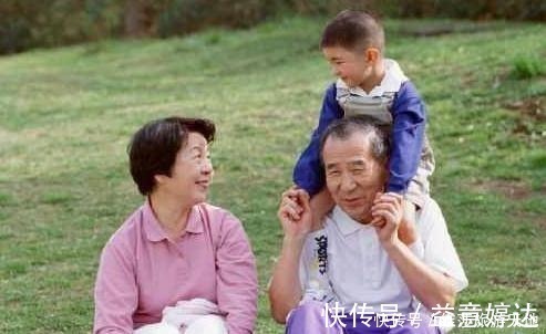 营养均衡|城里宝宝回奶奶家,呆了一个月之后,妈妈见到孩子哭笑不得