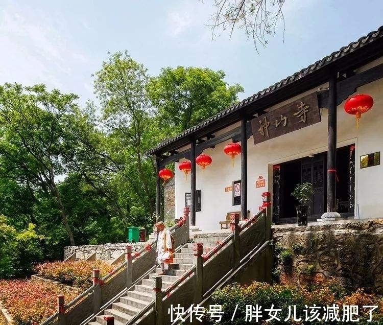 韦应物!唐代“二世祖”韦应物,写下一首清新淡雅的诗,苏轼很是喜爱