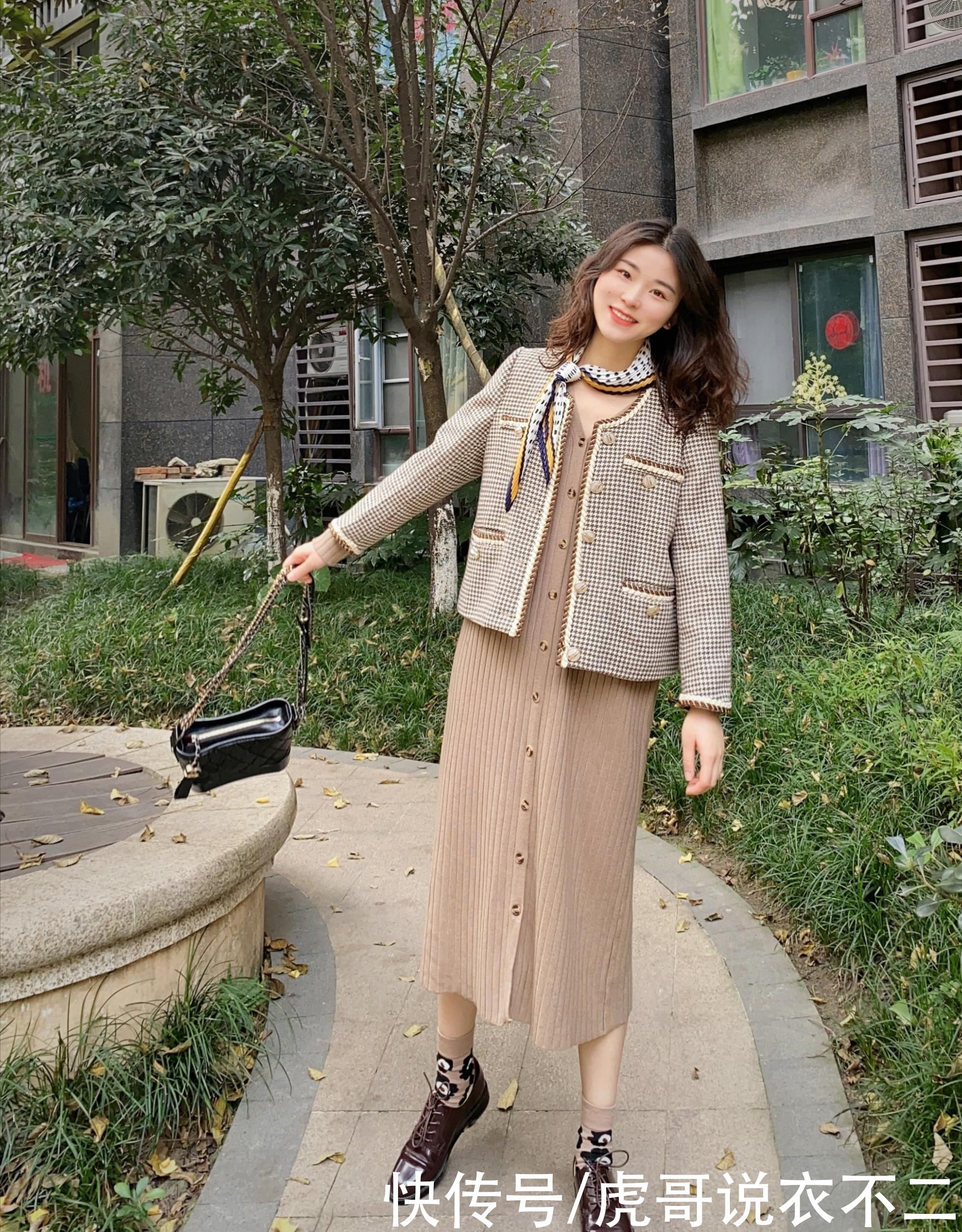 别总穿烂大街的羽绒服，文艺范和小香风才是真优雅，满满的高级感