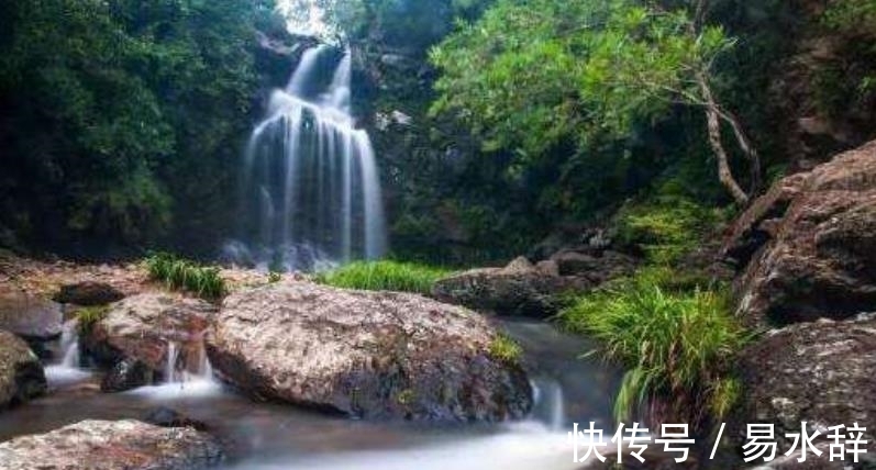 暴雨|中国最神奇的瀑布，一下暴雨就有”新娘“出现，专家看了很是惊叹