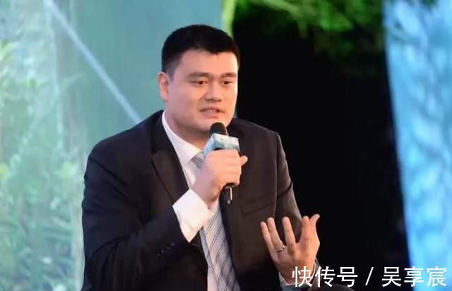 中国篮球|晚上9点!易建联9字高调回应中国篮协!姚明霹雳手段平定局势