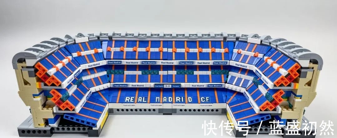 足球场|乐高10299皇家马德里足球场——圣地亚哥·伯纳乌球场开箱评测!
