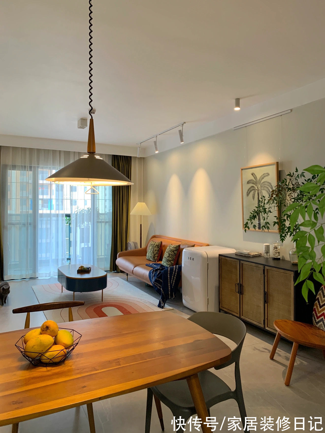 石膏线|年轻人越来越喜欢“省钱装修”,不吊顶+无主灯,骨子里透着高级