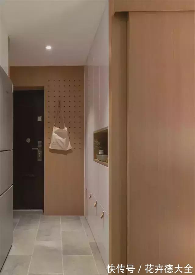 出租房|大龄剩女与父母挤28㎡房里却嫁不出去,设计师爆改后,爸妈激动了