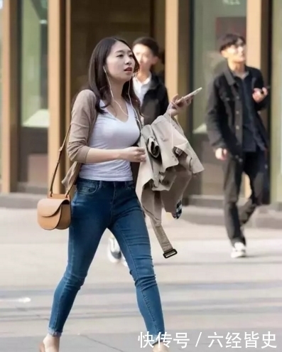  曼妙|街拍：时尚出街的大姐姐，凹凸曼妙,美丽时尚性感大方！