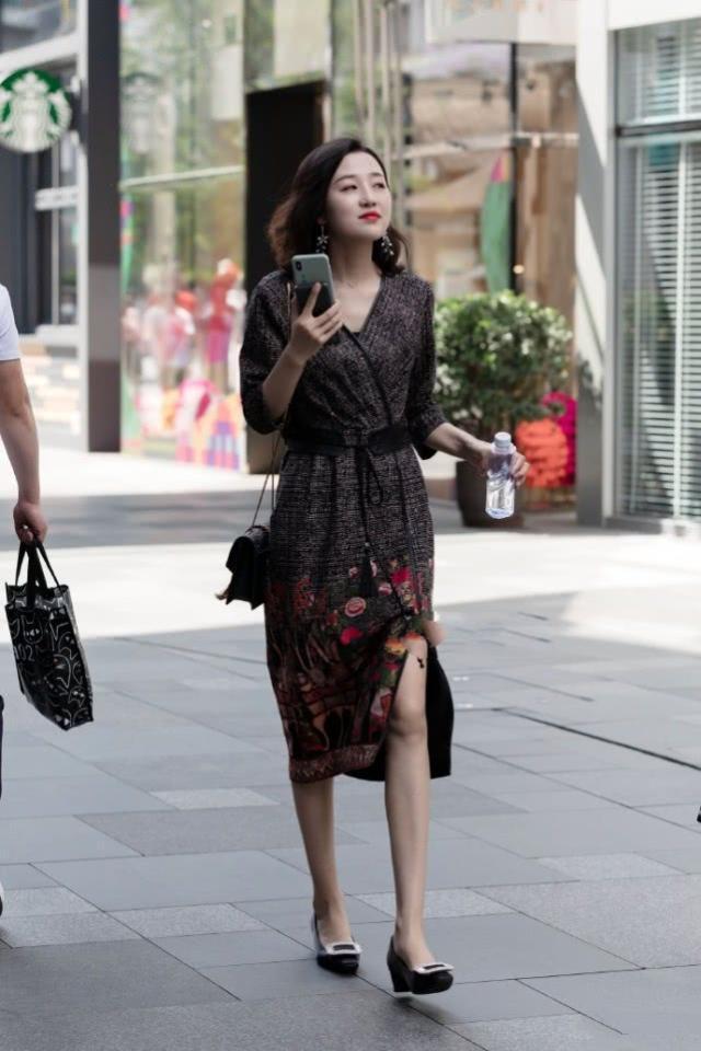 连衣裙|连衣裙打扮更显淑女风范, 美感又大方给人很大气的感觉