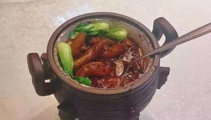 火爆|李鸿章请美国人吃饭,发现菜不够吃,于是他发明1道菜,火爆美国