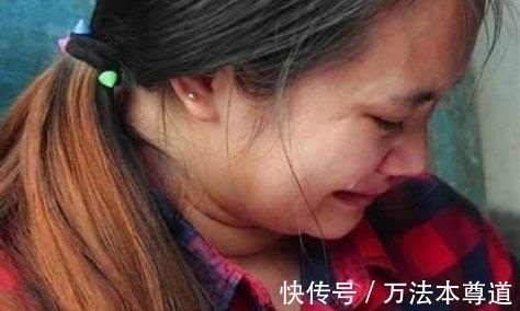 欢欢|宝宝出生半个月吐泡泡,妈妈觉得好玩,奶奶掰开孙子嘴巴吓坏了