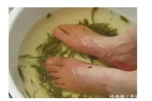 睡前泡脚,3个好处不请自来,但4个细节很多人总是漏掉