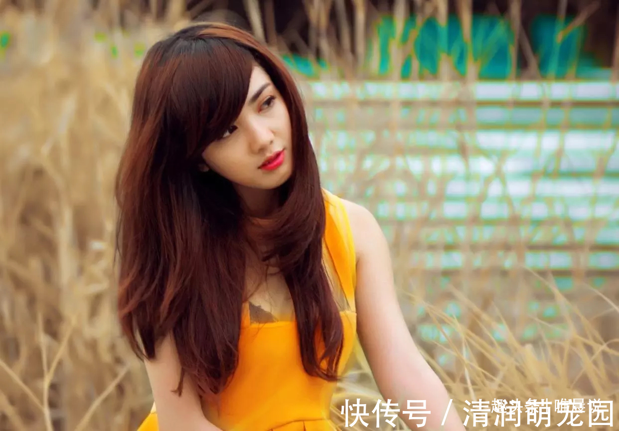 朱子家训!姑娘跟未婚夫回家,饭点上桌吃饭,被准公公批评:没家教