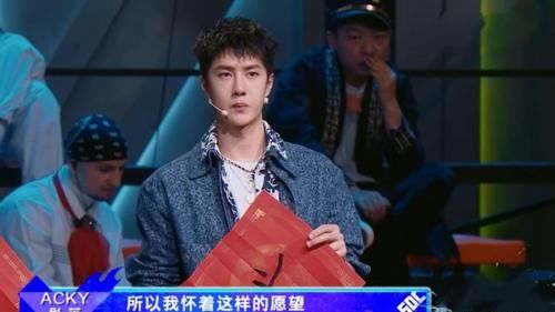 街舞4|《街舞4》54組舞者表演，隊長擔任裁判，王一博的謙虛提升好感