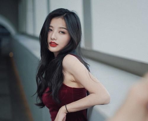 心动的信号|《我们恋爱吧3》女一号神似邱淑贞，恋综颜值天花板再次被刷新