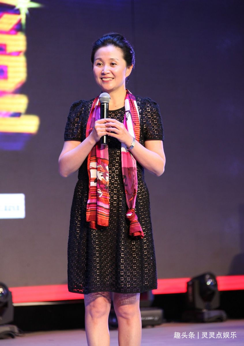 黄菡|黄菡离开《非诚勿扰》时,那只有9句话的演讲,却影响了无数人