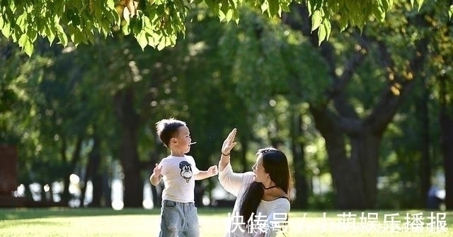 草莓|“妈妈,我想吃草莓”,两位妈妈的做法,让孩子的人生截然不同