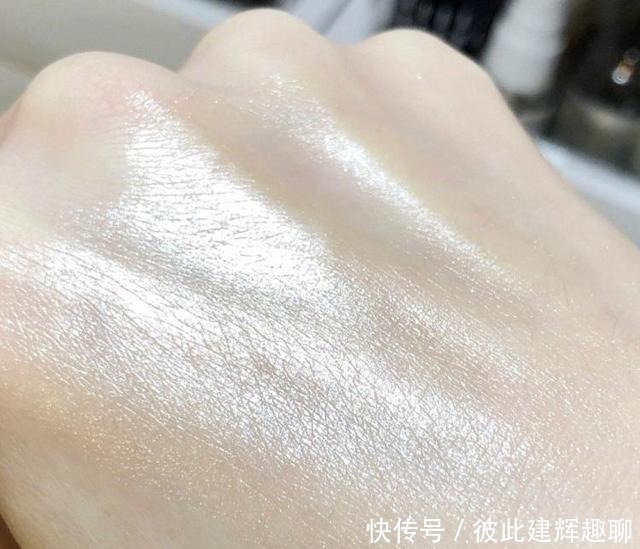 rcm新手闭眼买都不会出错的彩妆推荐,精致妆容从这一步做起