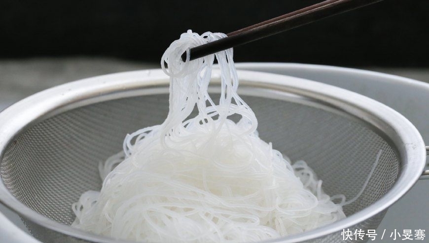 凉拌菜|夏天最爱这道凉拌菜,清脆爽口又下火,花2块钱就能做一大盘