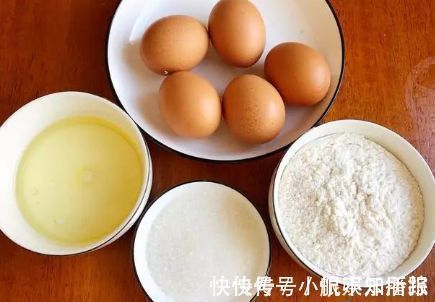 别再用电饭煲做蛋糕了，试试不锈钢盆蒸蛋糕，不分蛋，成功率更高