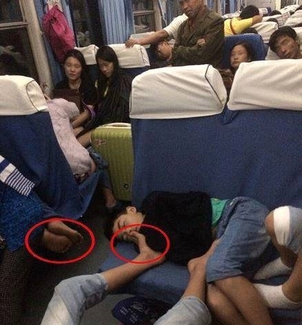 |搞笑图片幽默段子笑话:妹子你是在锻炼身体啊,很有范的样子