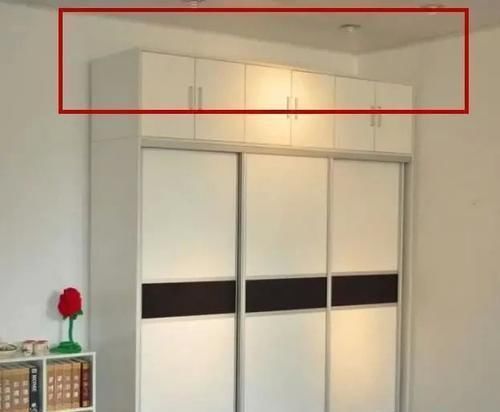 衣柜|新房衣柜怕积灰尘直接做到顶,师傅连忙制止,说这样做更实用!