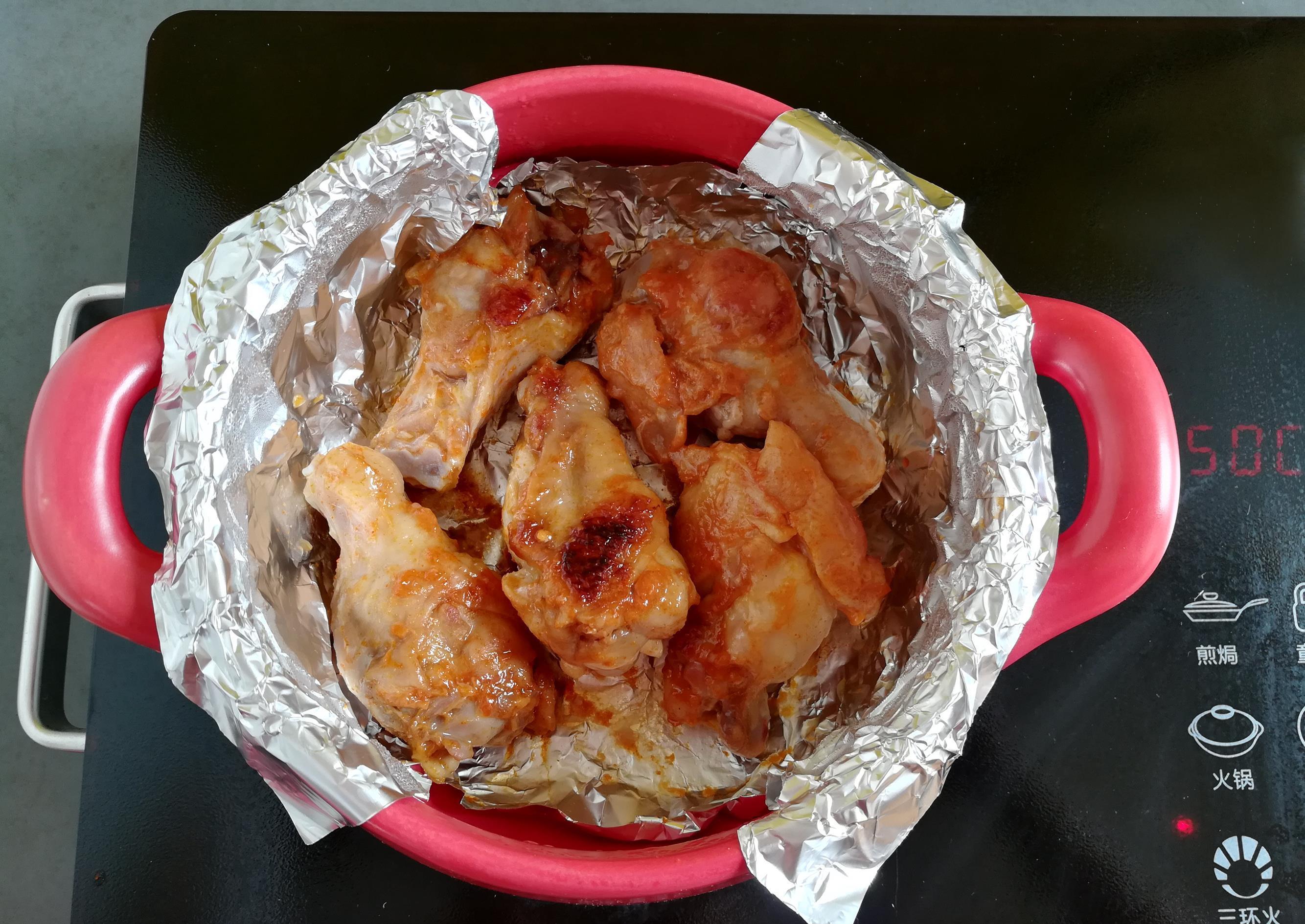 烤箱|想吃烤鸡翅,没有炉火和烤箱?我用它来做,香嫩细滑真好吃