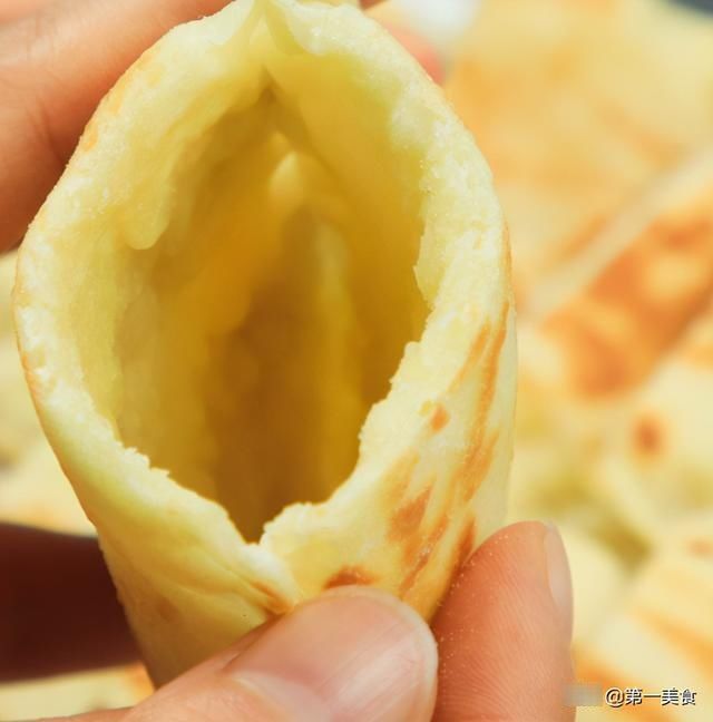 油酥|连葱都7块了,面点师教你“省钱”绝活口袋饼,2元吃饱吃好