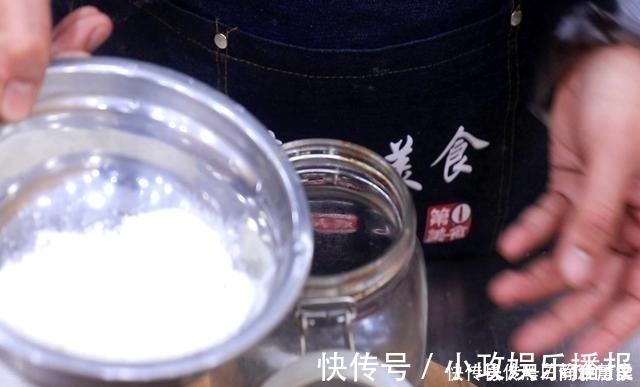 干木耳|泡木耳只加水就错了,饭店常加这2样,2分钟泡开、木耳又大又软