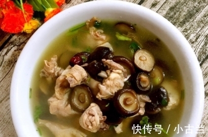 鸡肉|大厨炖鸡汤，从不放2种料，很多人不懂，难怪鸡肉不嫩还很腥！