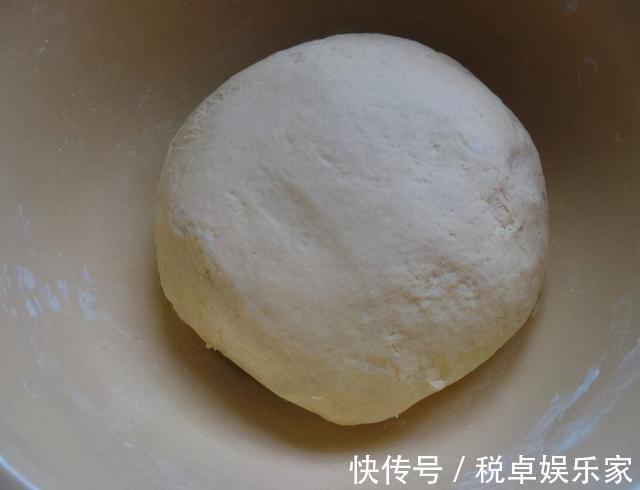面食|发面直接加酵母粉和白糖是大错，教你一小妙招，发面只需10分钟
