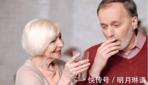 喉咙|喉咙干痒咳嗽，异物感强，咽炎找上你，自制3种水，和咽炎绝交