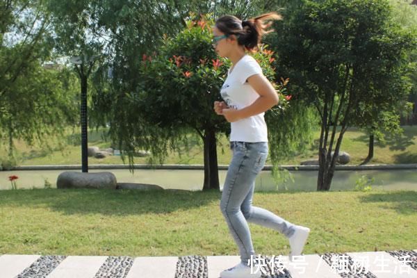 跑步|晨起后,是先吃饭,还是先跑步?晚上跑还是早上跑?真有讲究!