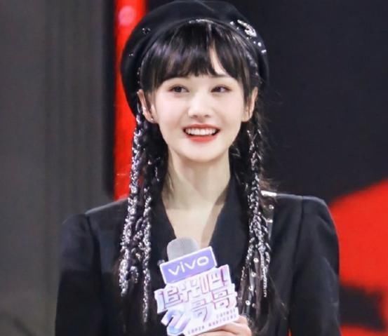 智齒|鄭爽拋梗碰壁,楊冪全程冷臉,兩人被質(zhì)疑“不對付”有原因?