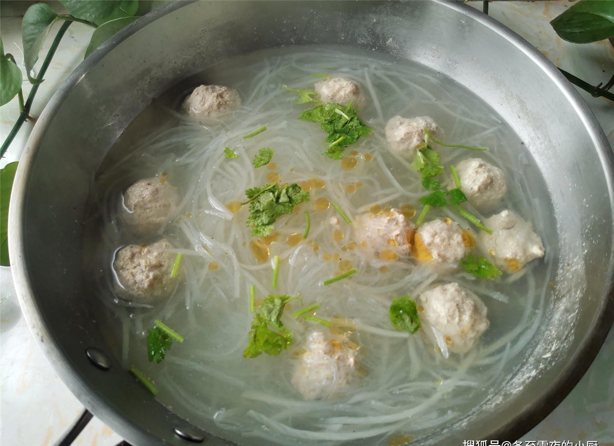 萝卜经典家常做法，百吃不腻，特别适合天冷的时候吃，营养又美味