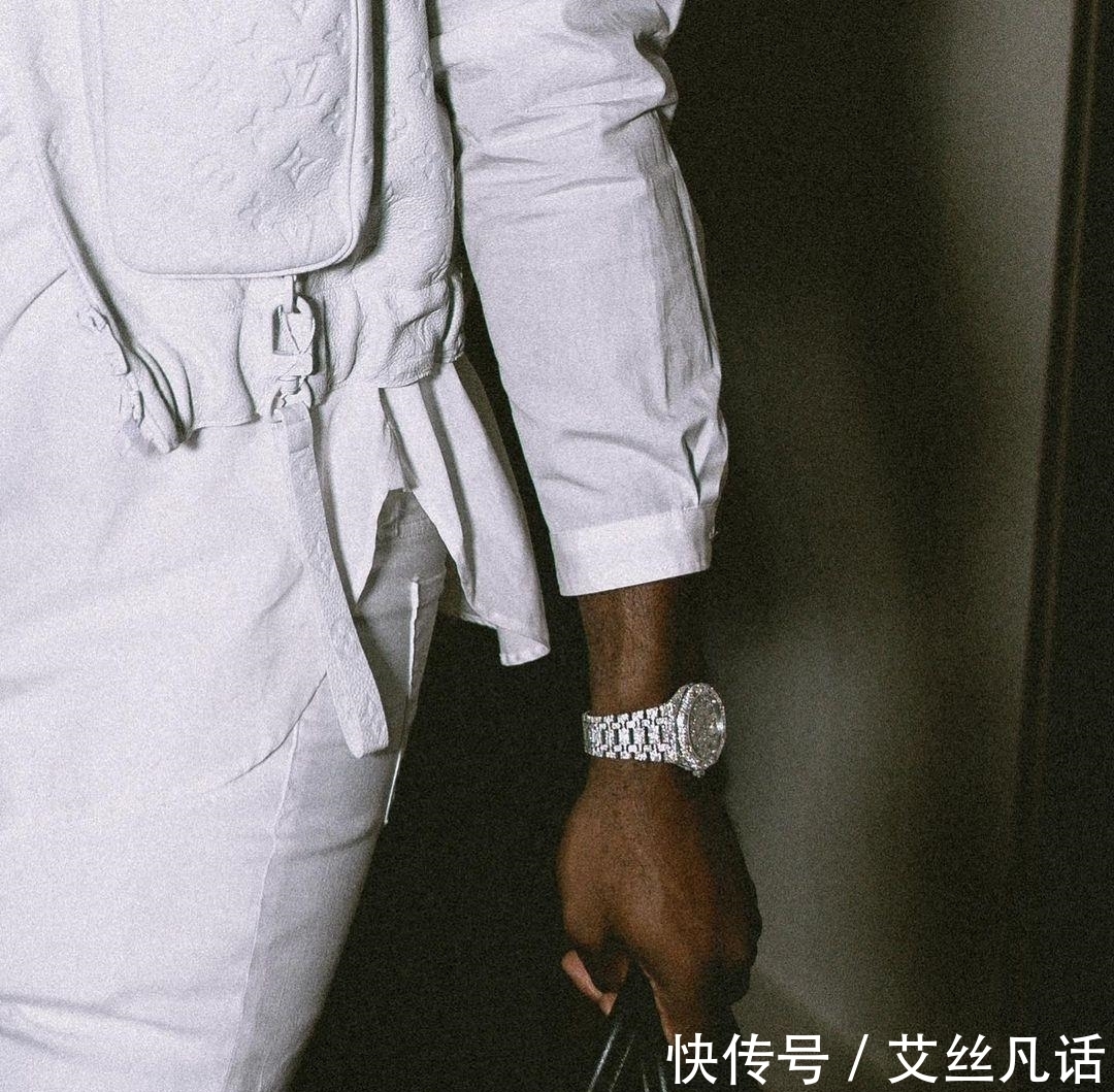 手表|哈登晒生日礼物!说唱巨星送名表镶满钻石,豪华定制老爷车太阔气