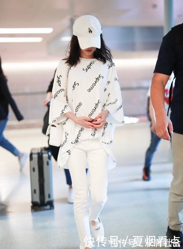 带货女王 小白鞋已经low了,现“豆腐鞋”才是流行,时尚人士都爱穿