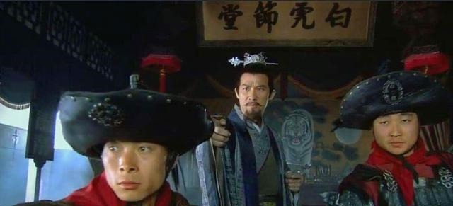 正义|高俅从混混到太尉,非一个“奸”字可说,与梁山对立他才是正义