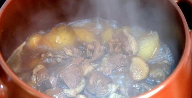 炖羊肉最“忌”两种调料，加了就等于毁了羊肉，大部分人都不懂