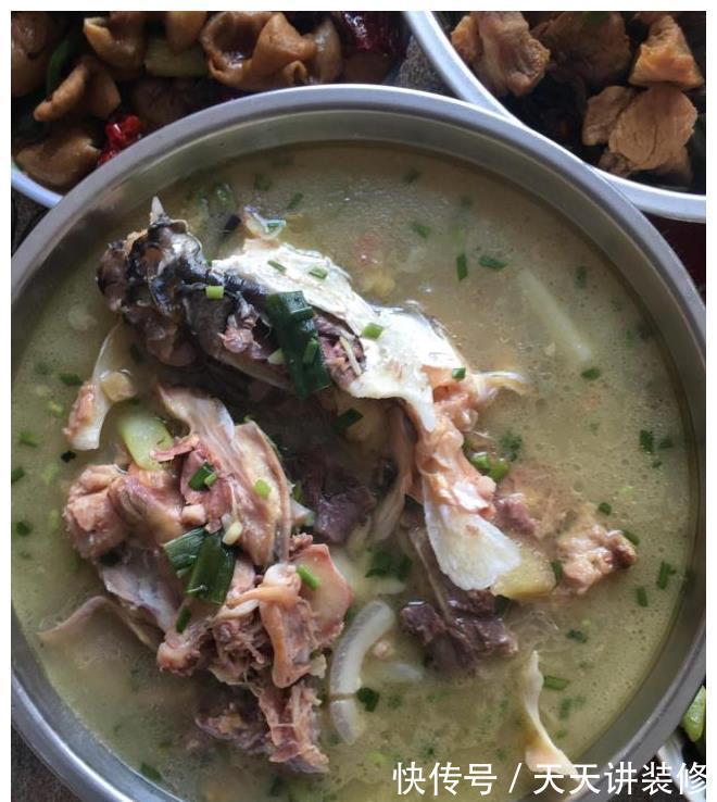 辣炒肥肠|公婆忙完庄稼又要去打工,我特意做了一桌菜送行,饭后吃的都想哭