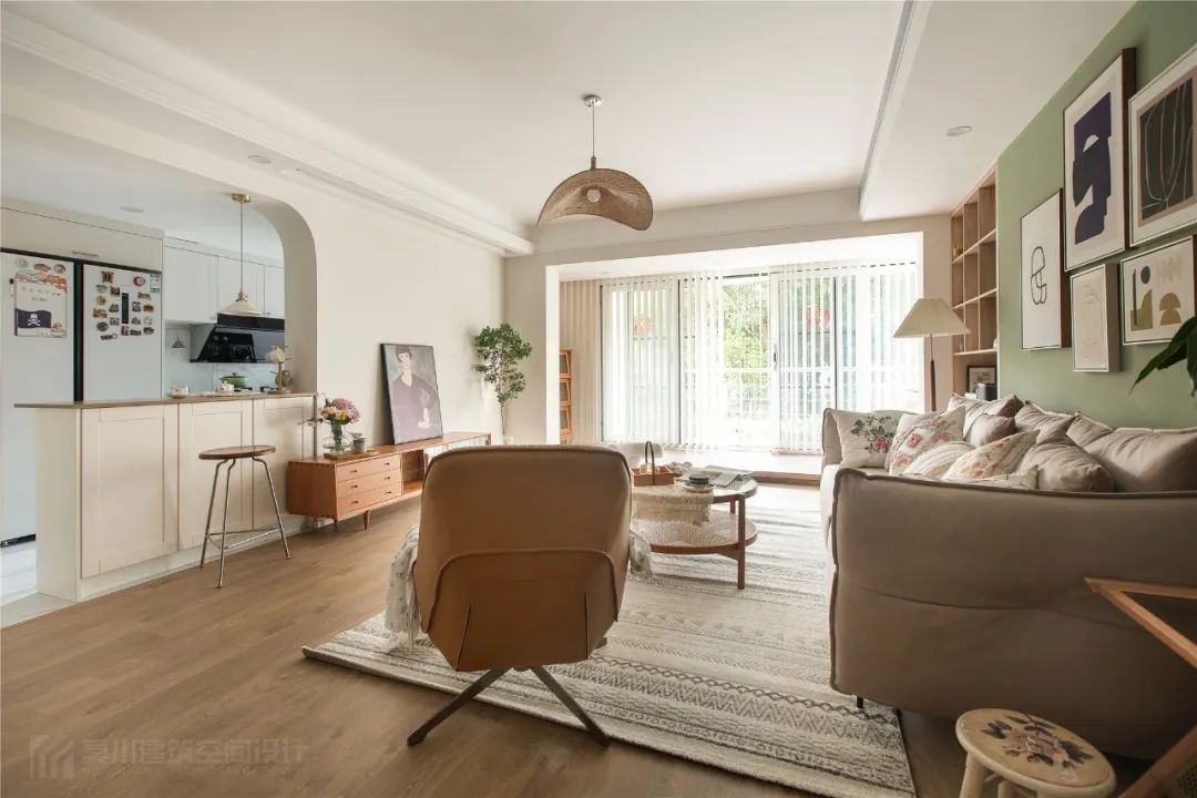布置|135㎡现代简约,温馨舒适的空间,加上草绿色的点缀,文艺舒适