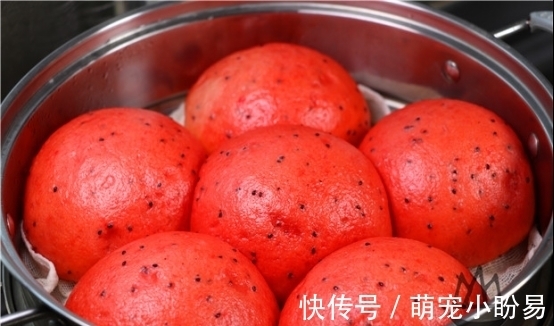 用火龙果来发面,做法太厉害了,上桌颜值超高,高手在民间?!