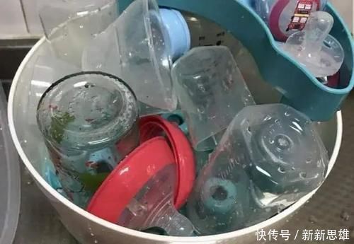 肠胃炎|有种“不科学”叫开水烫奶瓶,父母图省事,苦的却是小宝贝