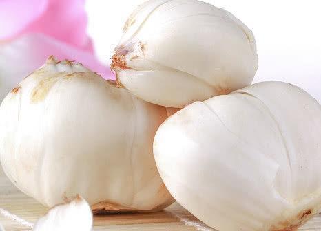 蜂蛹|皱纹“害怕”的几种食物，女人常吃，补充胶原蛋白，越吃越年轻