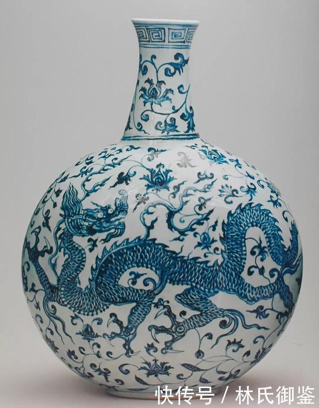 乾隆皇帝钟爱有加的瓷器——(抱月瓶)